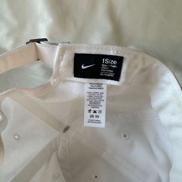 White Nike Hat - Picture 3 of 3